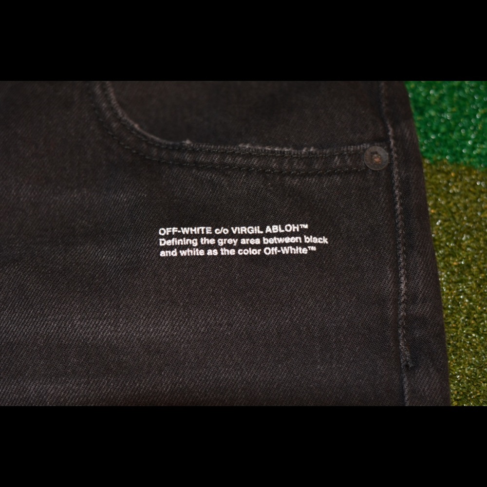 OFF-WHITE Jean Shorts